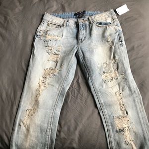 ❌SOLD❌ Brand new Distressed Skinny jeans.